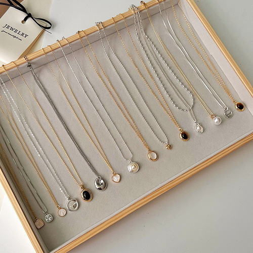 Simple and compact metal love necklace women's niche design light luxury clavicle chain necklace temperament versatile neck necklace jewelry