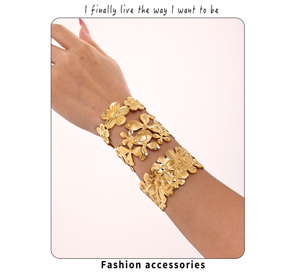 Offenes Armband mit quadratischer Zuckerblumenstruktur aus farbechtem Titanstahl, modisches und extra breites Armband_voghion.com