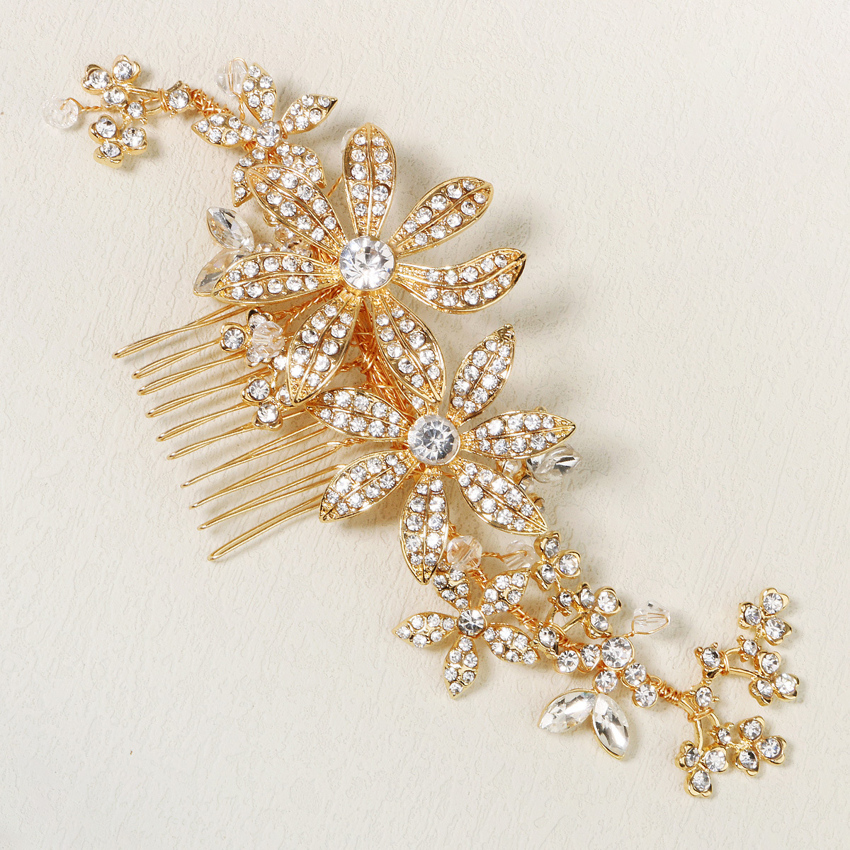 Alloy Material Flower Pattern Women'S Gender Plating, Inlay Design Vintage Style Style Vintage Style Flower Alloy Plating Inlay Artificial Gemstones Insert Comb