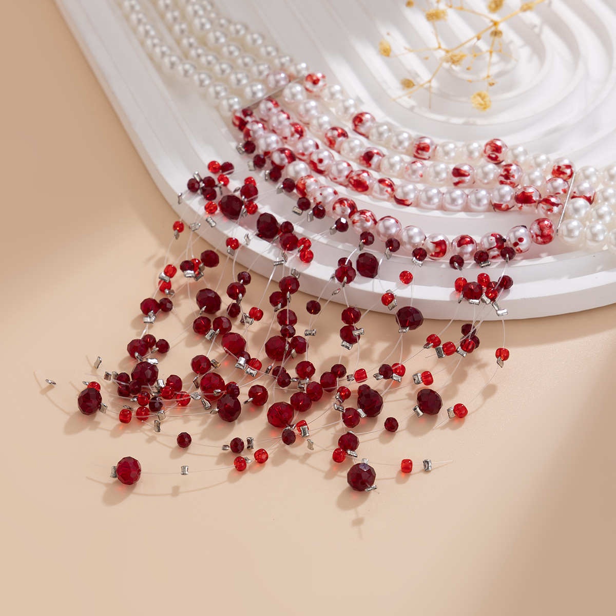 Collier ras de cou gothique en perles avec pendentif goutte_voghion.com