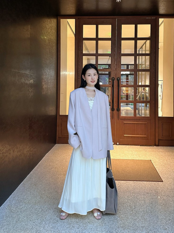 DIGM | 2025秋季极简风高级感通勤V领飘带羊毛西装外套女A32069|undefined