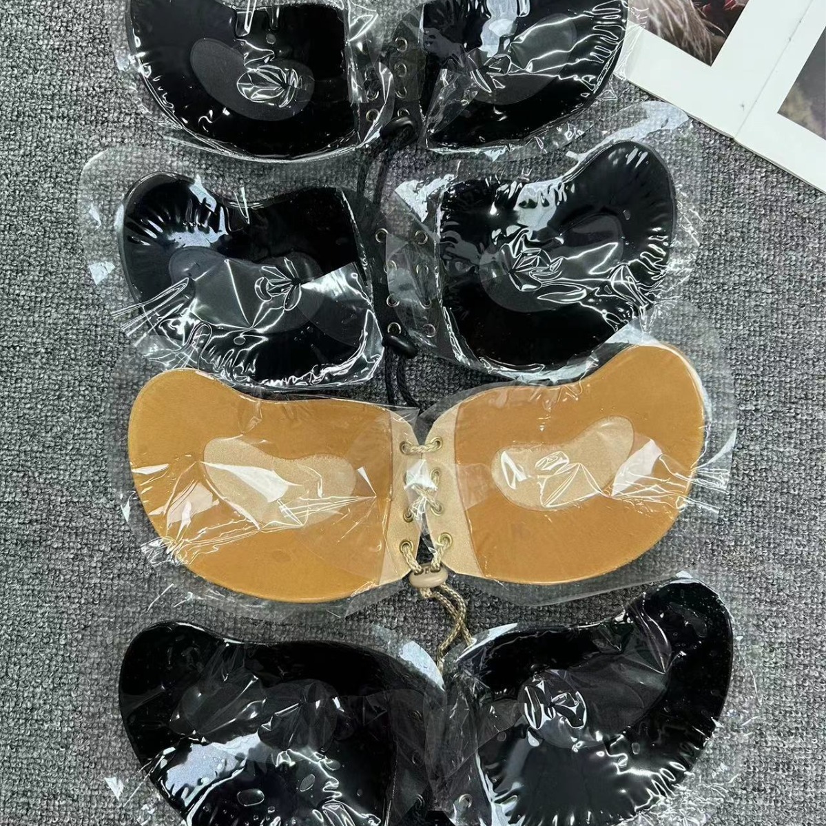 Explosiones transfronterizas QQ azúcar silicona ropa interior ajustable recopilación sujetador transpirable sin cinturón de hombro sujetador invisible