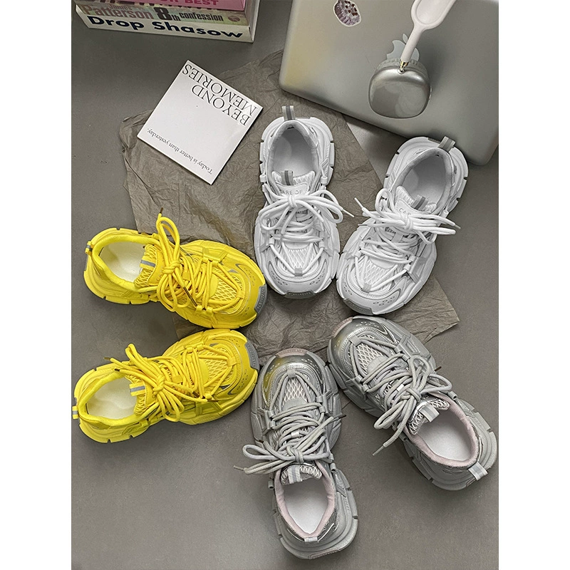 Интернет-красная модель толстого дна увеличивает обувь отца женского 2025 нового ретро круглой головы тонкая и универсальная повседневная спортивная обувь