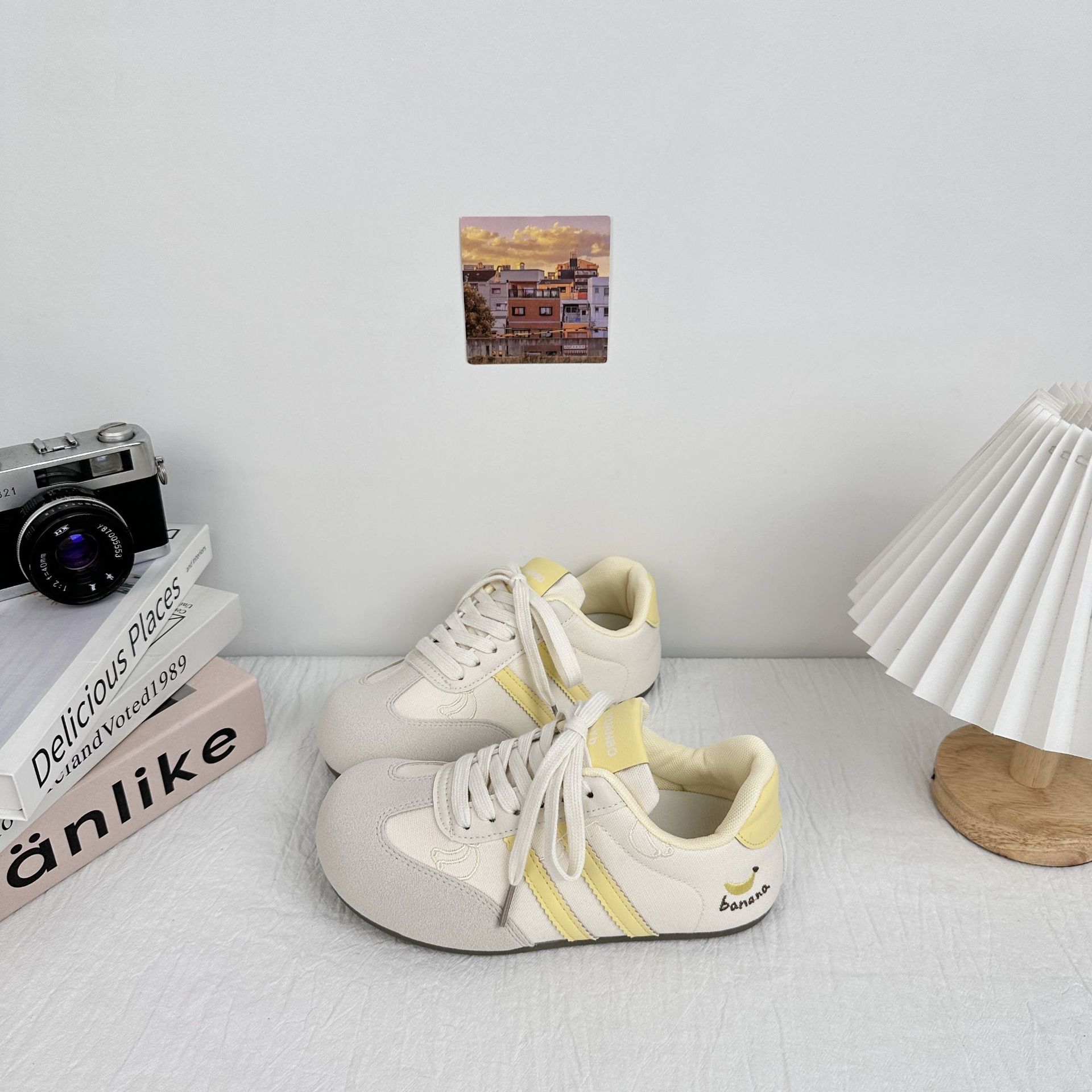 Zapatos de skate de moda de larga onda para mujeres Zapatos de entrenamiento de estilo universal 2025 nuevos zapatos casuales de nicho para mujeres zapatos blancos