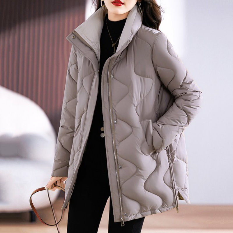Invierno nuevo abrigo de algodón de pluma para mujeres largo estilo de cuello coreano suelto de madres de mediana edad abrigo de algodón simple ocio