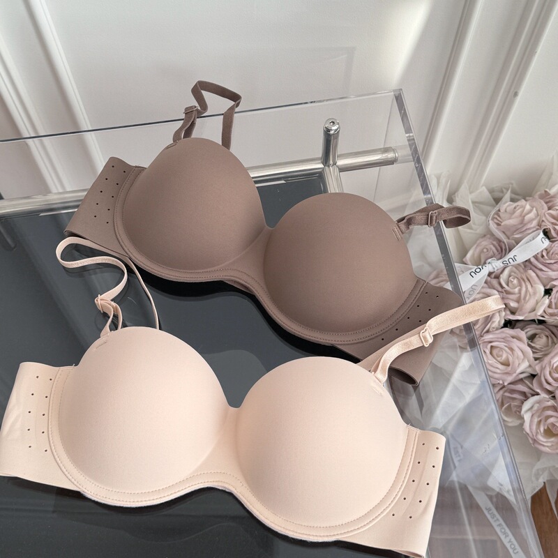 Original seamless glossy women's bra for small busts, push-up design to enhance volume, round cup, low neckline, anti-sagging, new style Original seamless glossy women's bra for small busts, push-up design to enhance volume, round cup, low neckline, anti-sagging, new style