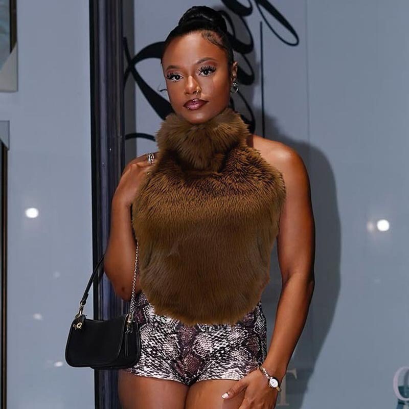 J25Tp296 Export European and American Style 2025 Winter Sexy Sexy Glossy Furry High Collar Large Backless Halter Top
