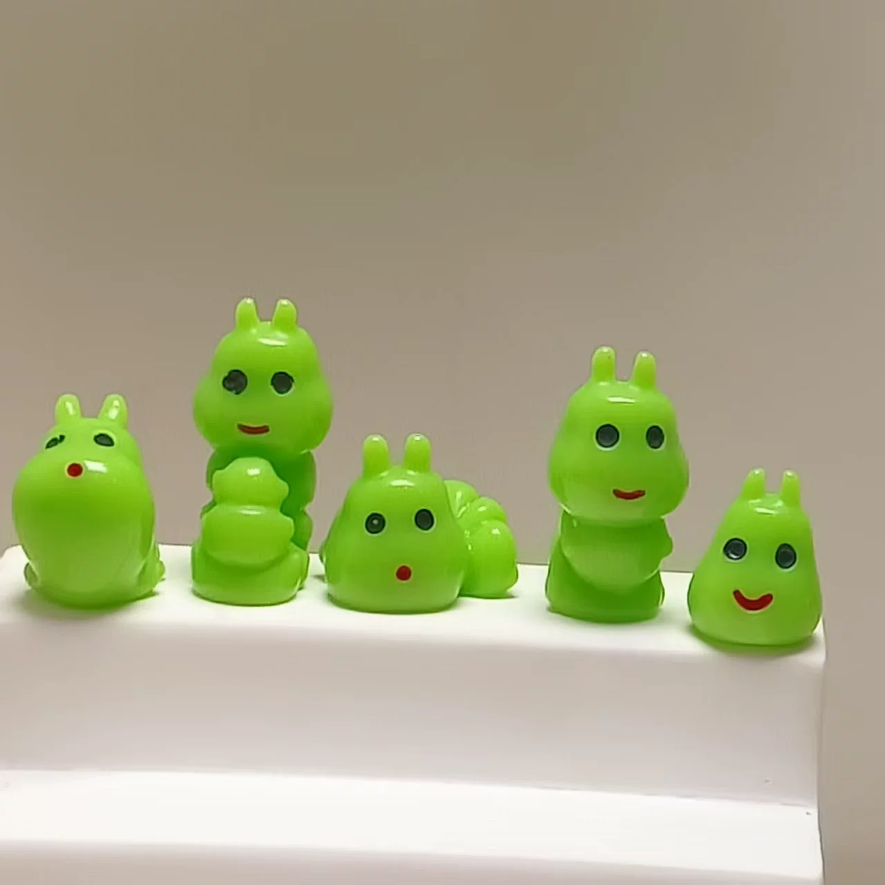 Ночной свет светильник для спальни милые гусеницы лампа мягкого света для защиты глаз