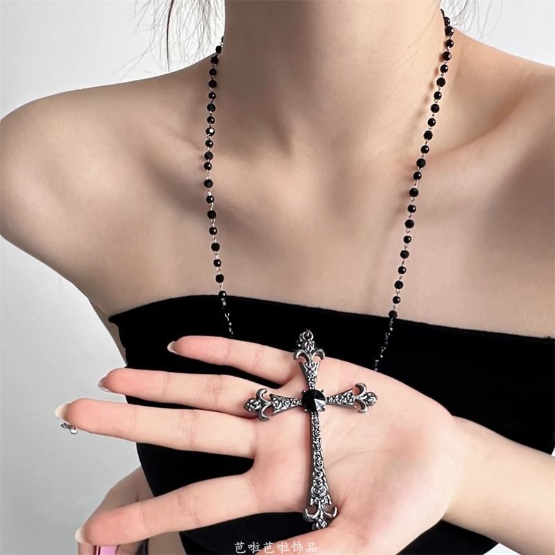 ゴシック風の黒いクロスのネックレスの女性秋冬のセーターのチェーンの長いタイプの軽くて豪華な高級感の亜比の装飾|undefined
