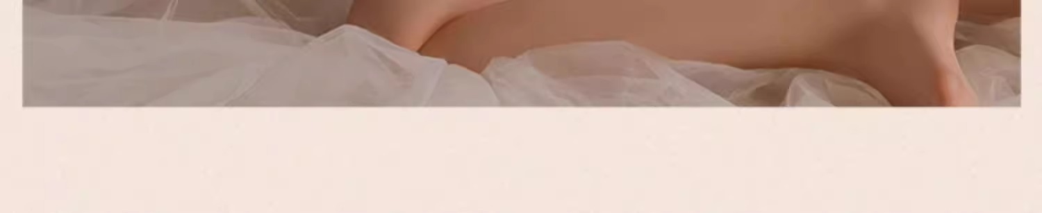 Luxuriöser, sexy Pyjama von Pure Desire | Damen-Nachthemd aus Eisseide mit Spitzenträgern | Integrierte Polster für betonte Kurven | Perfekt für Dates_voghion.com