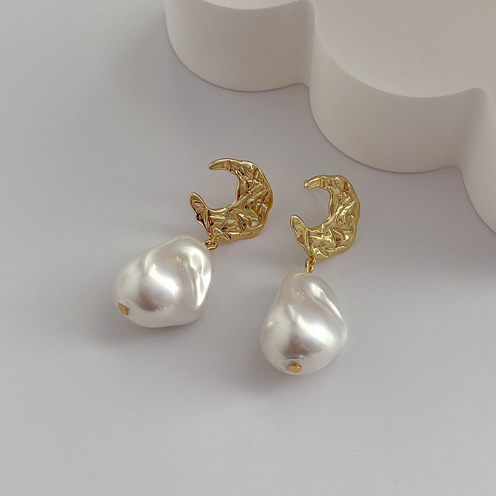 Fashion Moon Copper Pearl Drop Earrings 1 Pair