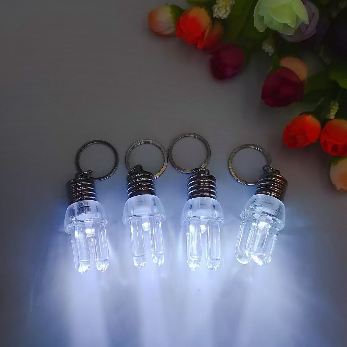 Mini Bombilla LED de Colores con Anilla Tipo Llavero