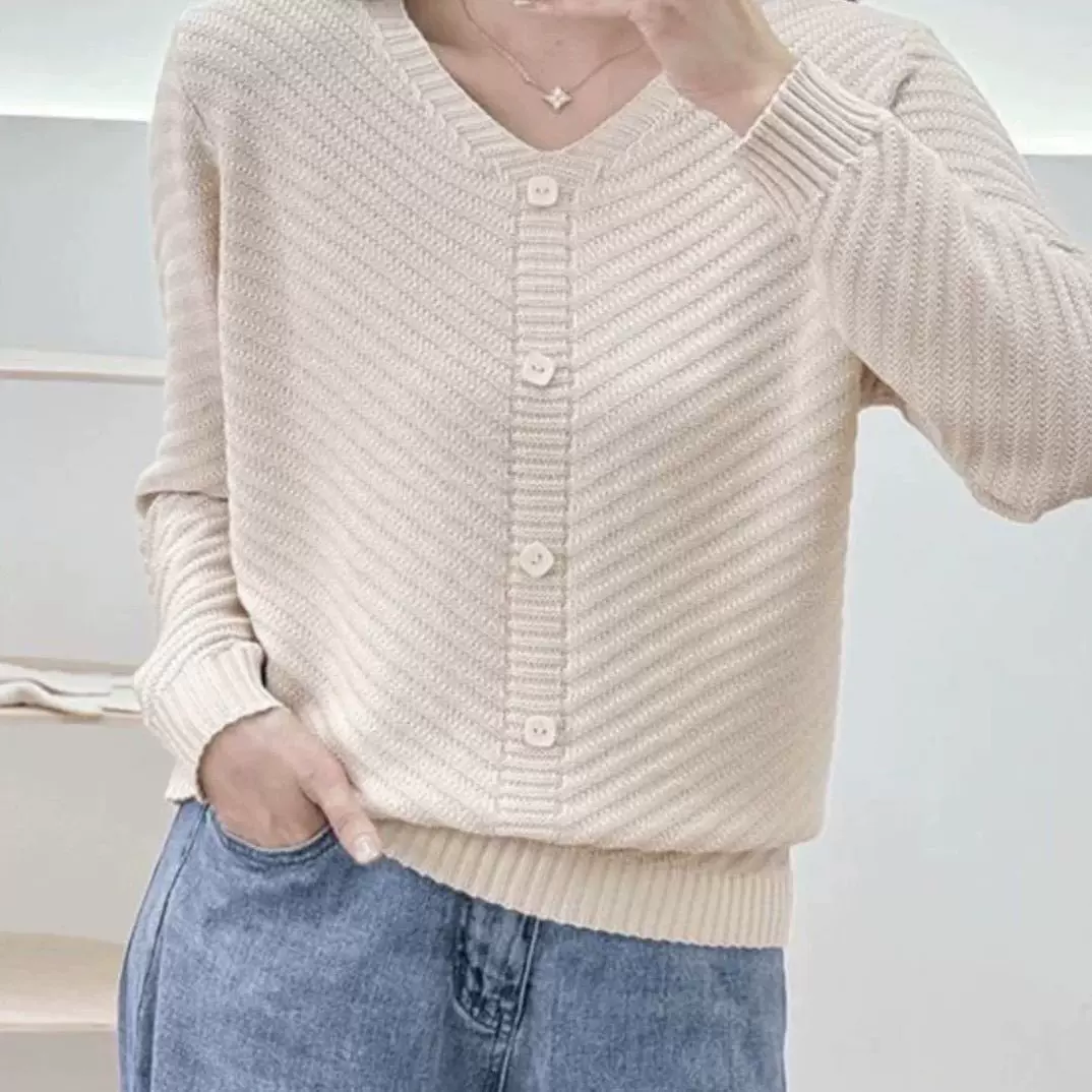 V领毛衣内搭女宽松2024秋冬装新款韩版纯色松弛感打底针织衫上衣
