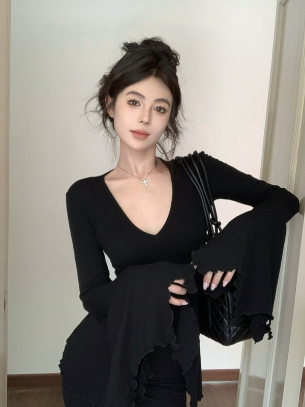 アメリカのギャルvネックのラッパの袖のtシャツの女性の秋の修身はやせているデザイン感が現れます。|undefined