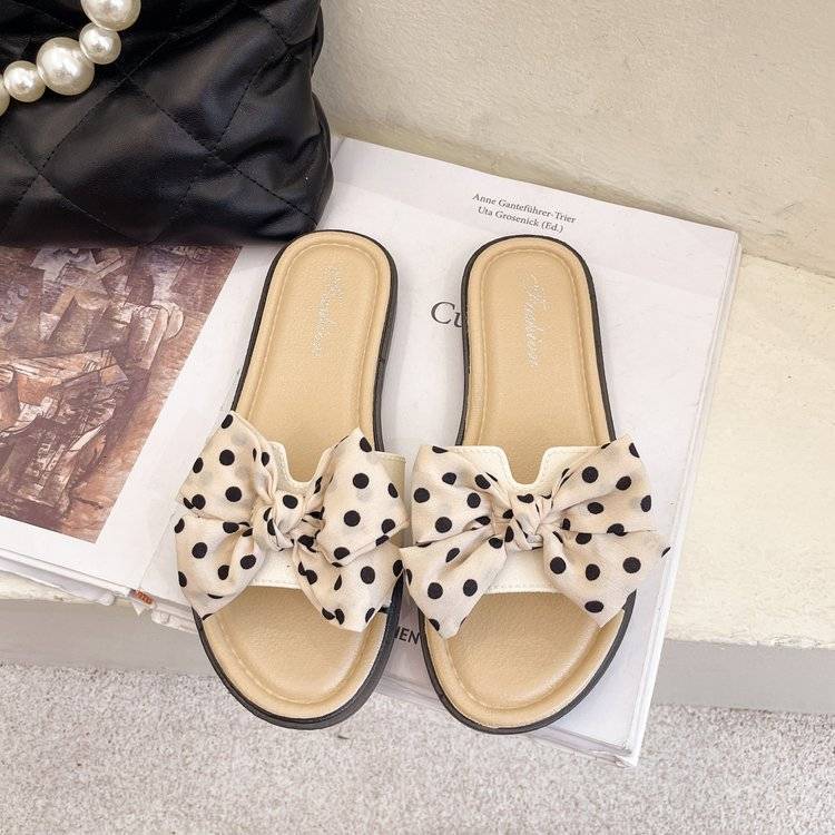 Nuevas pantuflas de mujer para verano, estilo coreano, diseño moderno de mariposa, para uso en exteriores, suela suave antideslizante, sandalias de playa para mujer, venta al por mayor.