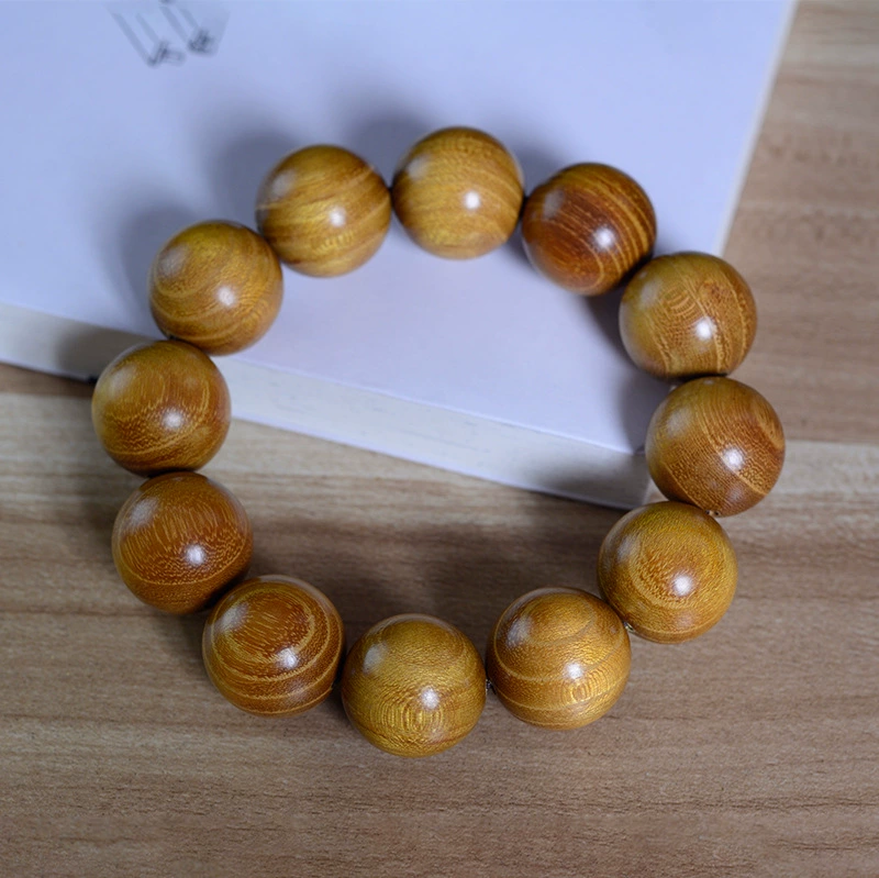 Этнический браслет-алтарь — бусины из сандалового дерева и ореха Walnut, размеры 10–20 мм
