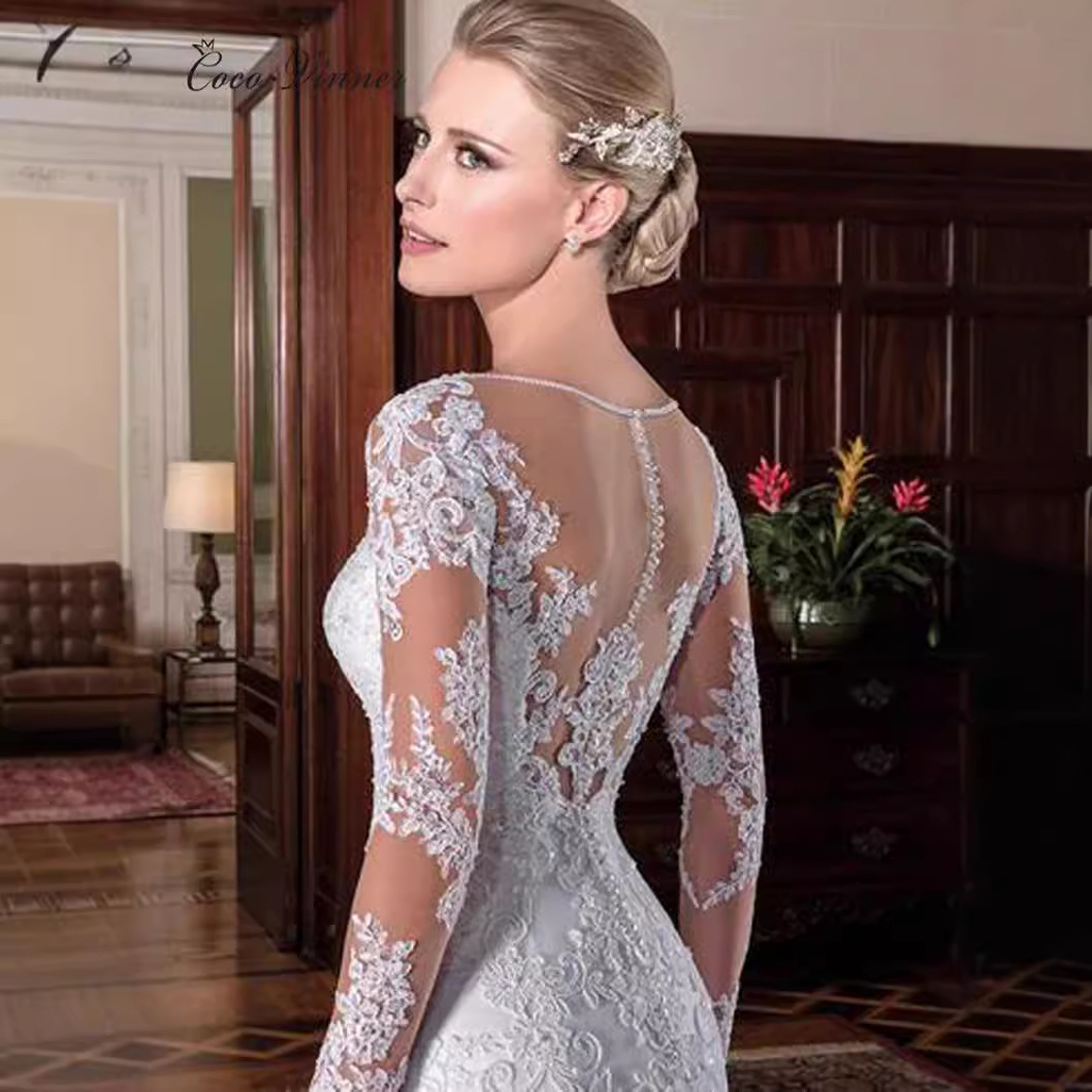 Foreign Trade Hot 2024 New Round Neck Long Sleeve Large Backless Elegant Slim Lace Small Tail Fishtail Wedding Dress Travel Photography