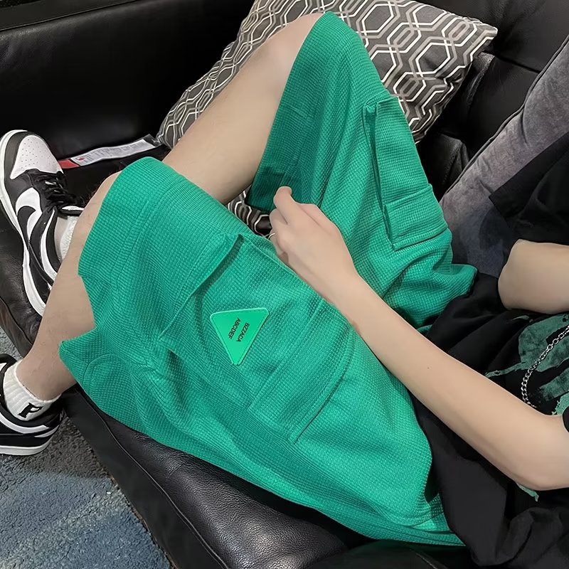 Pantalones cortos casuales de verano de moda para hombres, marca ins de moda, color sólido, contraste simple, tubo recto suelto, pantalones deportivos de cinco puntos