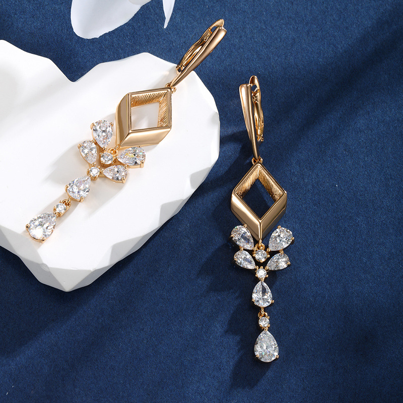 Xuping joyas gemas artificiales de color geometría larga gota de agua pendientes de alta sensación pendientes de personalidad femenina pendientes