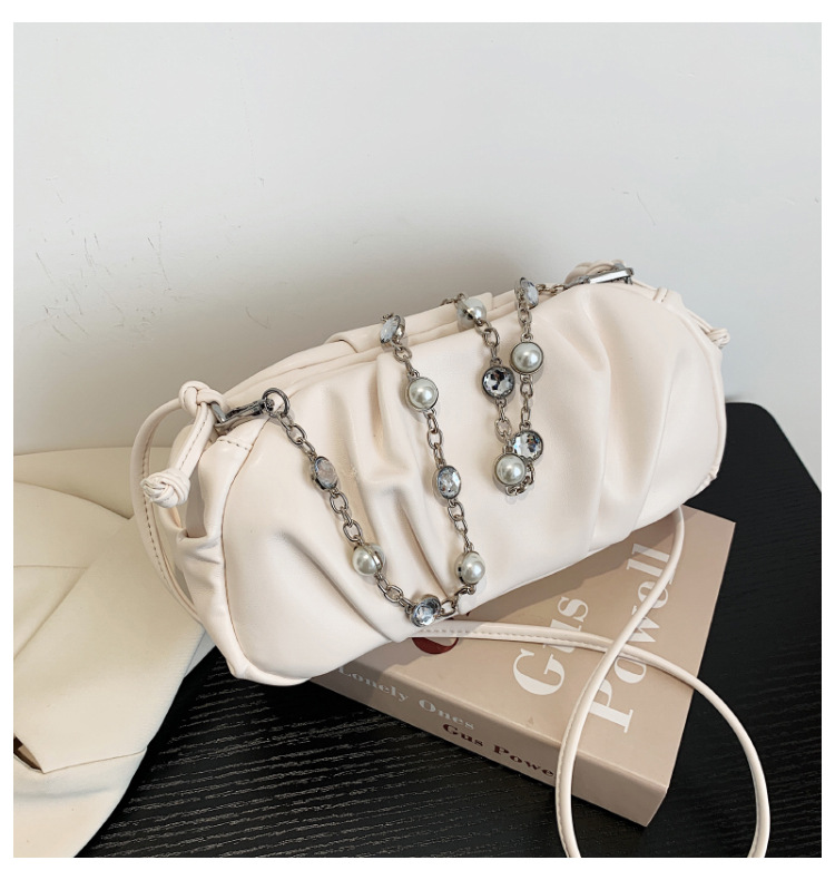 Wholesale Soft Pu Fold Pearl Chain Single Shoulder Handbag Nihaojewelry display picture 32
