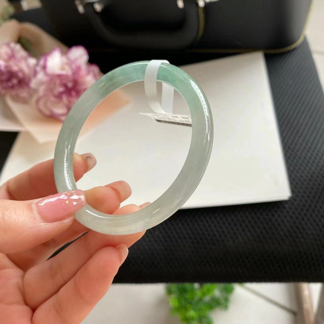 Vòng tay ngọc bích tự nhiên Miến Điện dạng tròn mảnh, đường kính trong 52–64 mm