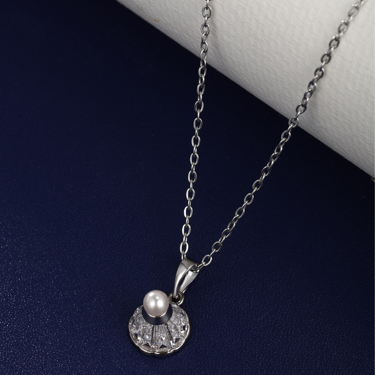 Joyería Xuping, Collar de Perlas de Imitación de Lujo Ligero y Moderno, Accesorios de Otoño e Invierno, Colgante Elegante de Alta Gama, Venta al por Mayor