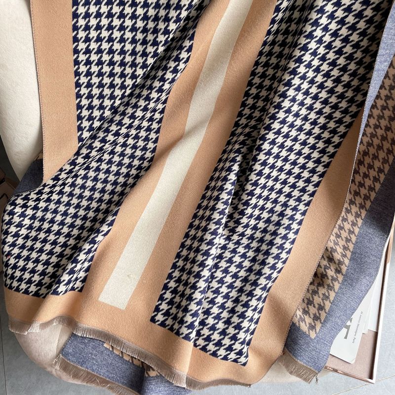 カシミヤのマフラーの女性のファッション的なエアコンの部屋のショールの千鳥の格のジャカードの優雅な長いタオルの短いフリンジの装飾のマフラーをまねます。|undefined