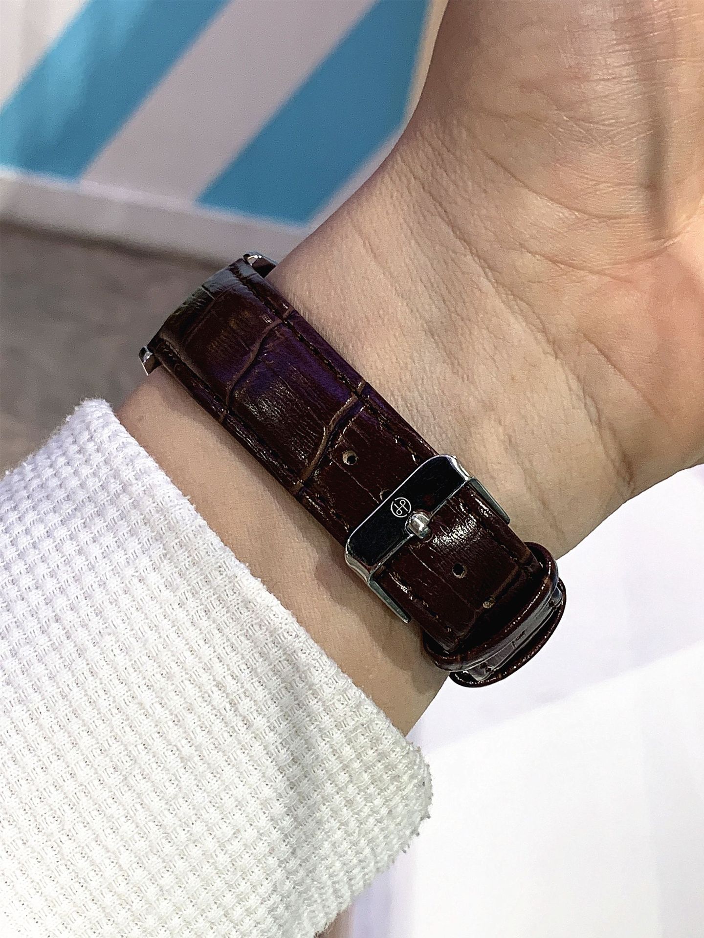 Douyin live broadcast popular men's high-quality stainless steel watches with good looks and cross-border e-commerce hosting and wholesale delivery_voghion.com