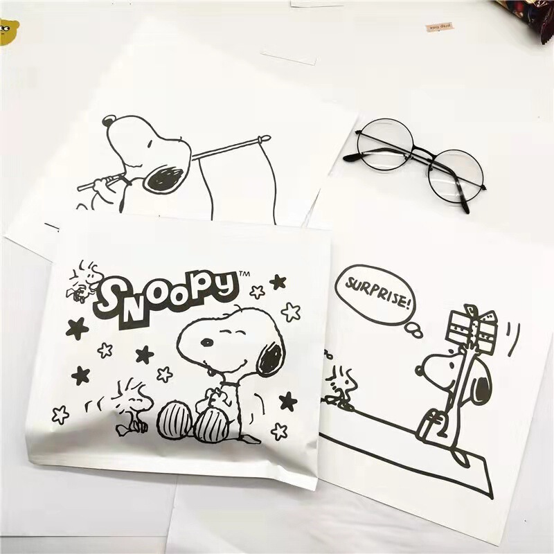 Korean ins cute bear Snoopy gift bag bread bag paper bag sundries storage bag decoration props sanitation