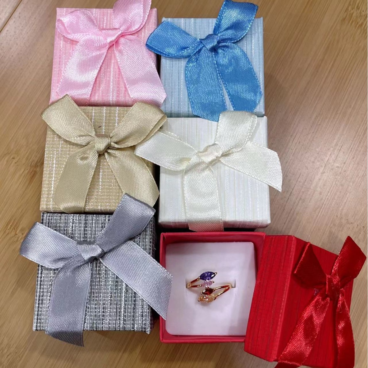 Caja de papel para joyería