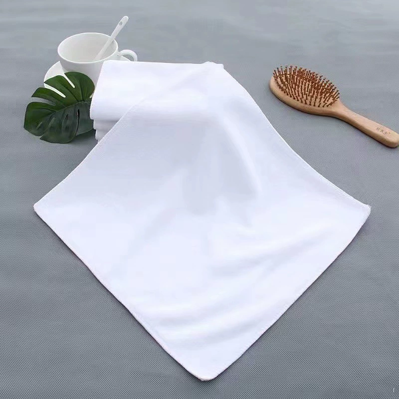 Белое маленькое квадратное полотенце Отель Одноразовое маленькое полотенце Полотенце для общественного питания оптом Блокировка волокна белое полотенце