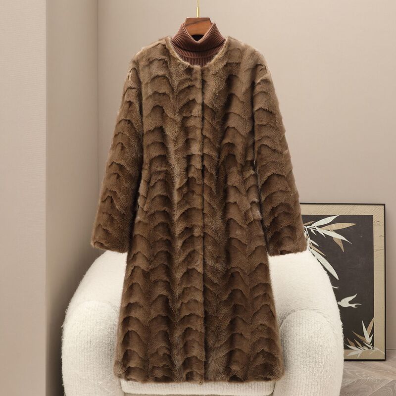 Manufacturer's Ready Stock 2025 New Winter Mink Fur Outwear Women's Elegant Round Neck Long Mink Fur Outwear
