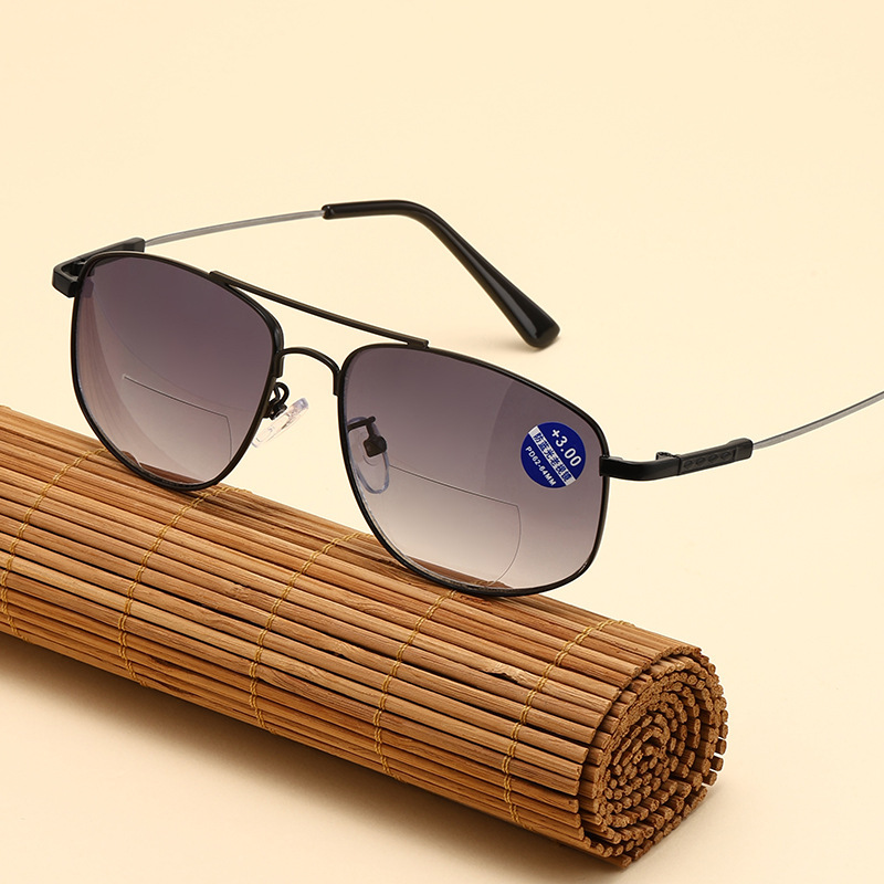 Memory Titanium Reading Glasses for Men, Bifocal Reading Glasses for Both Distance and Near Vision, Anti-Ultraviolet, Dual-Use for Distance and Near Vision, Sun Protection, Blue Light Blocking