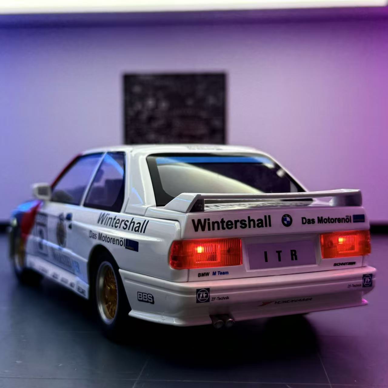 Modelo de coche Weili 1:24 Baoma M3 coche deportivo versión de la flor del modelo de aleación decoración con sonido y luz coche de juguete modelo de sonido