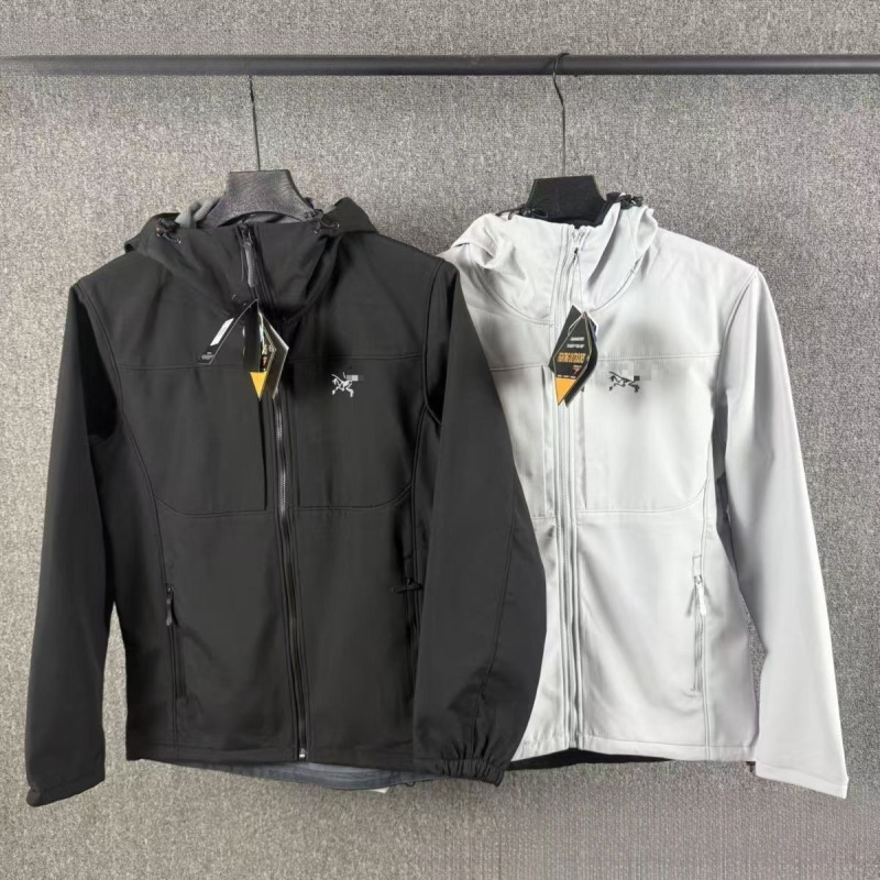 Cross-Border Off-Season Spring and Autumn Softshell Jacket, Thin Fleece Windbreaker, Outdoor Windproof and Waterproof Casual Jacket for Men and Women, Black
