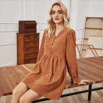 2026跨境欧美女装春秋时尚V领优雅风短裙长袖丝绒性感宴会连衣裙