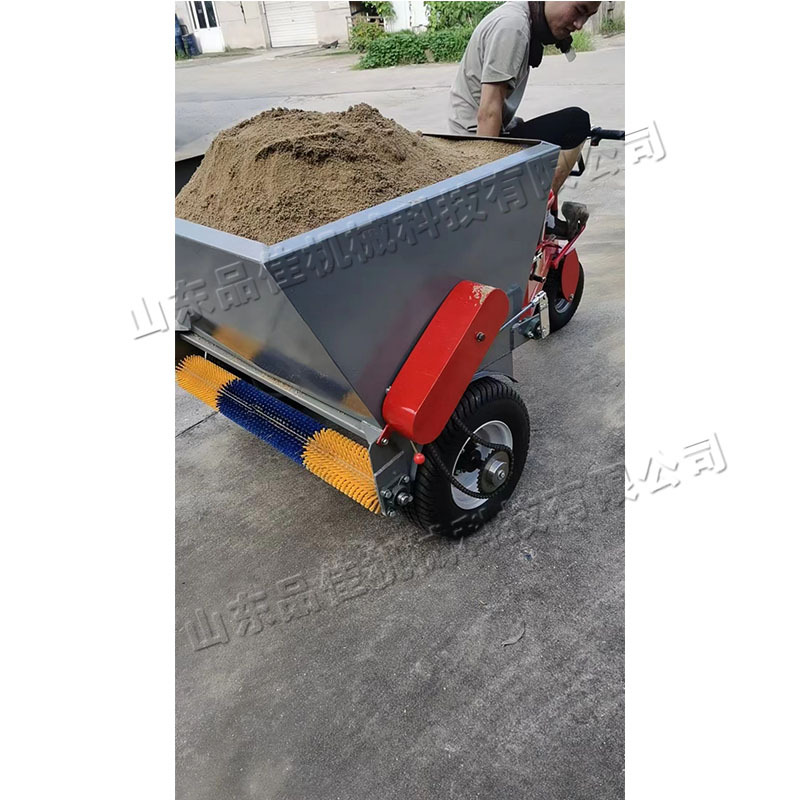 Máquina punzonadora de arena de coche eléctrico pequeña máquina de cardar de llenado de arena deportiva campo de golf equipo de Peine de llenado de arena