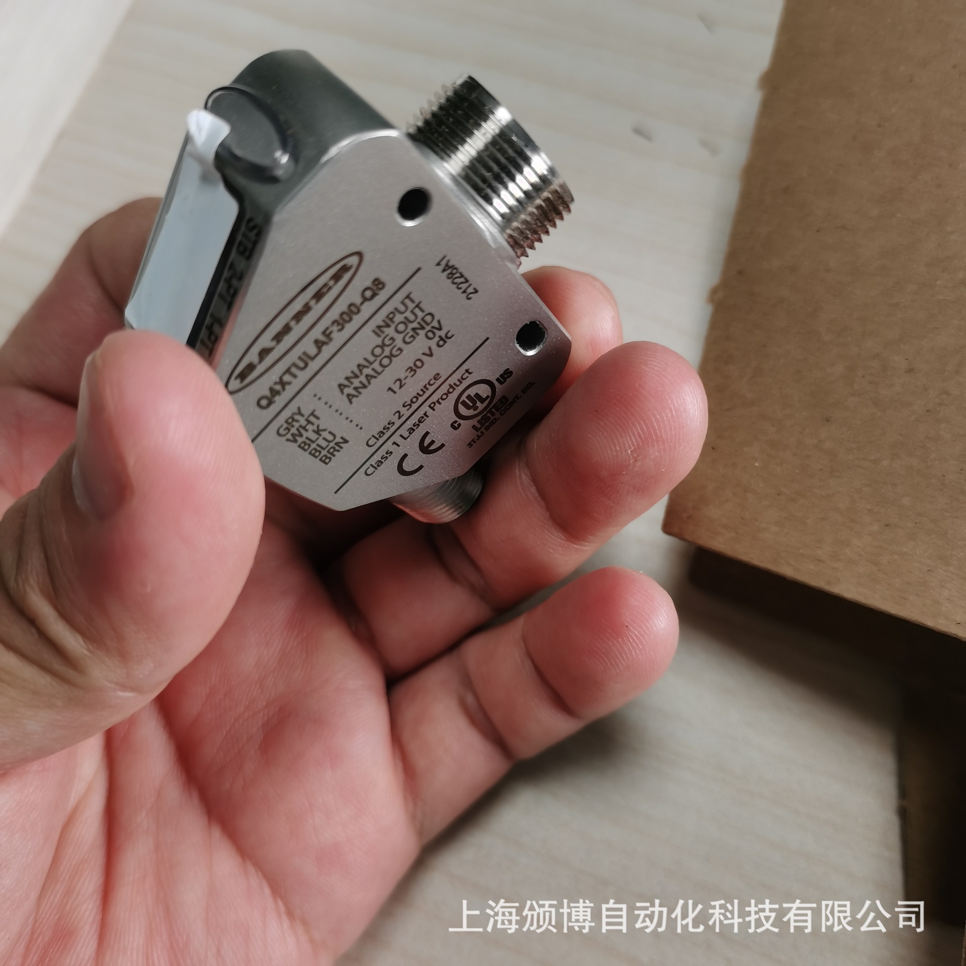 美国邦纳Q4XTULAF300-Q8激光测距传感器多功能光电开关传感器