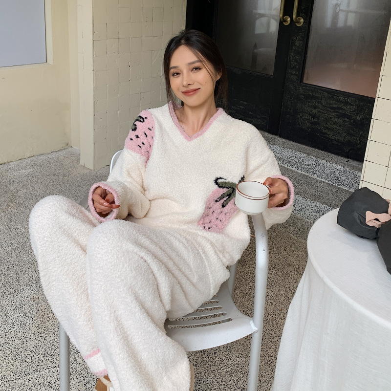 가을과 겨울 새로운 딸기 기모 두꺼운 따뜻한 사이드 벨벳 잠옷 여성 홈 옷 세트 부드러운 소녀의 잠옷