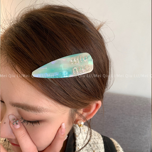Miu hair clip, stylish and versatile bang clip hair accessory, gold shiny letter candy color spring clip hair ornament for women