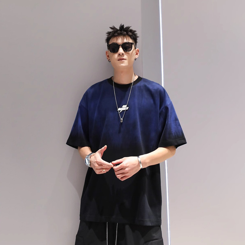新しい日本のトレンディなブランドの男性用グラデーションカラー半袖Tシャツ、ルーズプラスサイズカジュアル半袖スプライシングコントラストカラー夏|undefined