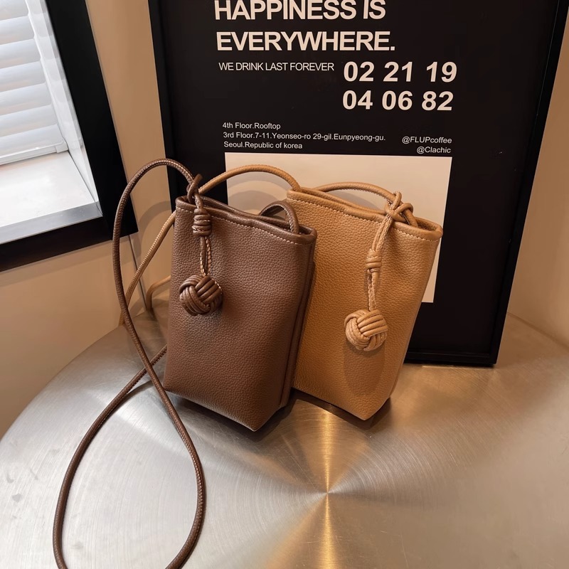 Versatile Lightweight Women's Crossbody Phone Bag Shoulder Bag_voghion.com