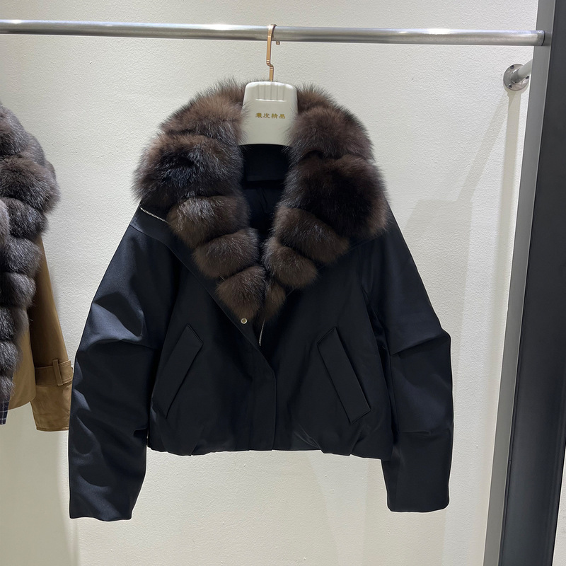 New winter short down jacket for women with large fox fur collar, thickened and warm parka, fashionable fur coat for women