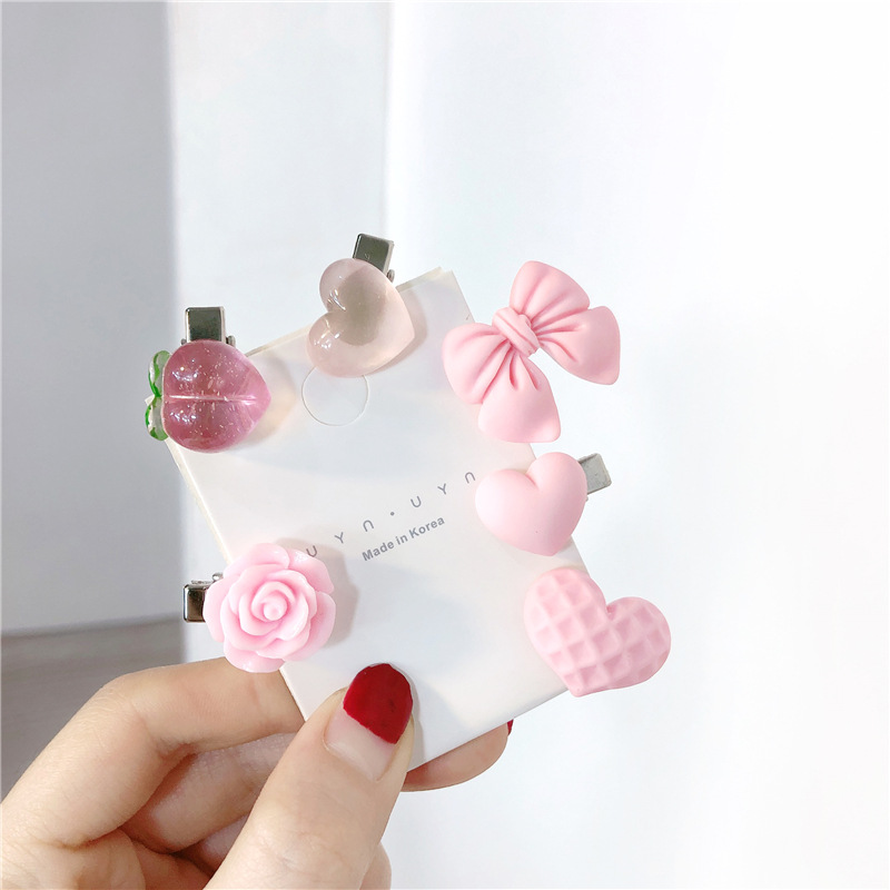 Sweet Heart Shape Plastic Resin Hair Clip display picture 4