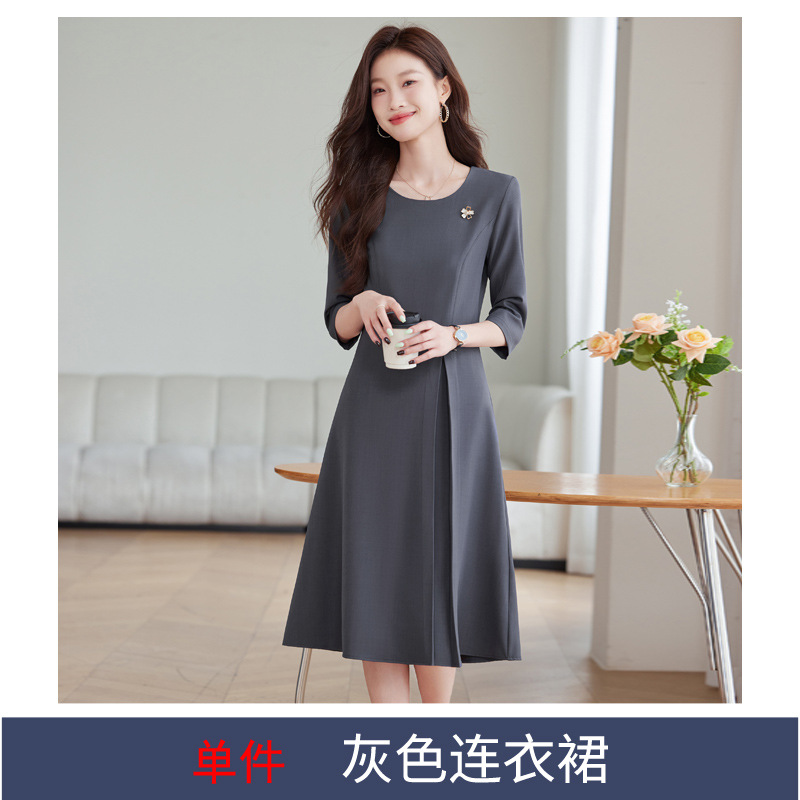 Платье серого цвета 915