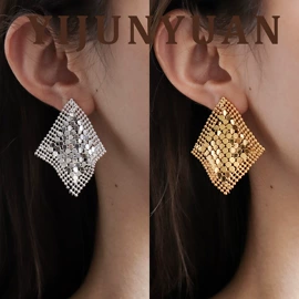 耳环;项链;耳钉