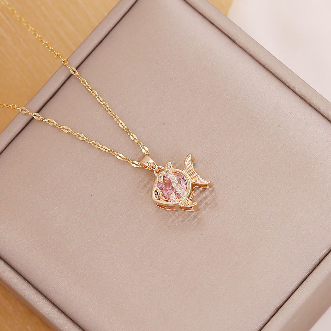 wholesale new cute fish pendent zircon 18K gold necklace Nihaojewelry
