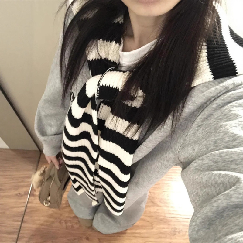 三件套装韩版时尚长袖假两件藏青色卫衣女+条纹针织披肩+显瘦长裤|undefined