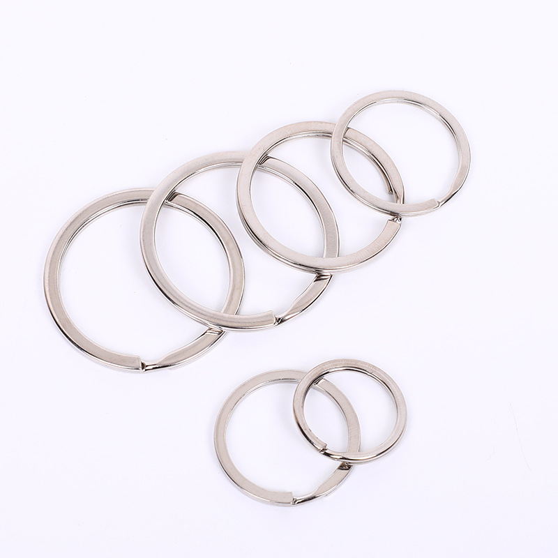Mayorista llavero plano de metal diy accesorios colgantes anillo plano de doble conexión anillo llavero urbano simple