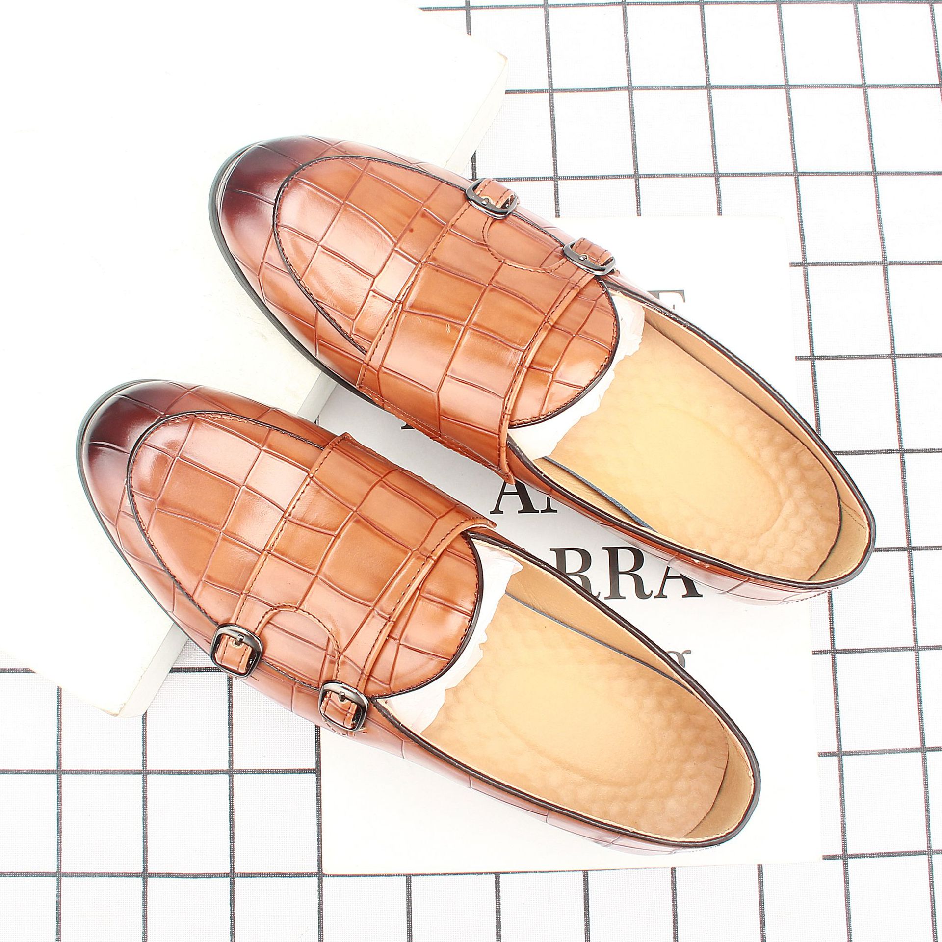 ��Ƥ��Ь��ʿ����ƤЬ��ʱ��͸��Ь����һ�ŵ��׽����е�Ь��283